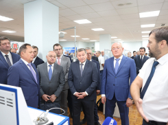 Губернатор Андрей Бочаров с руководством «Газпрома» оценил мощности производств в Волжском и Волгограде