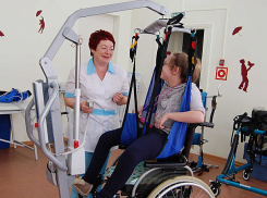 Новый подъемник для деток с ограниченными возможностями привезли в Волжский