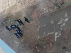 Мужчина с гранатой сидел между этажами в подъезде, - волжане