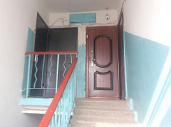 Очень страшно, если подтвердится, что живем в одном подъезде с убийцей, - соседка Масленникова в Волжском 