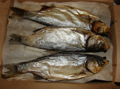 Волжане ежедневно травятся рыбой со стихийных лотков