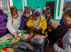 В Волжском храме бесплатно раздавали книги