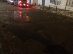 Ровное дорожное полотно и благоустройство тротуаров пообещали власти Волжского в 2017 году