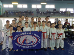 Волжские рукопашники привезли с первенства 16 золотых медалей