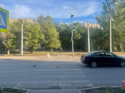 В Волжском автомобиль сбил двухлетнюю девочку: ребенок госпитализирован