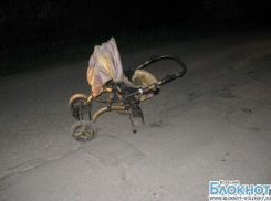 Под Волгоградом мотоциклист влетел в коляску с ребенком