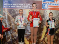 Юные волжане завоевали звание чемпионов по фигурному катанию