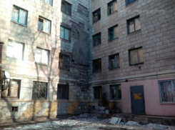 В Волжском решили отремонтировать общежития на Пушкина и Карбышева