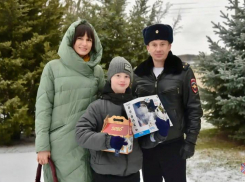 От игрушечного пса до реальной службы: как полицейские превратили мечту 12-летнего волжанина об игрушке в настоящее приключение