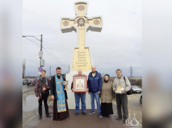 В Волжском прошел крестный ход вокруг города