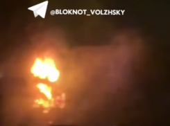 В Волжском из-за взрыва загорелась квартира: видео
