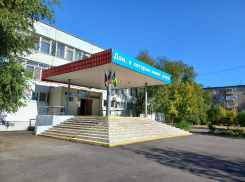 Весёлый, но безалкогольный: для выпускников Волжского прозвенит «Последний звонок» 