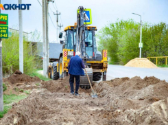 В Волжском отремонтируют дорожное полотно близ самого первого каменного дома