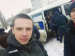 Известный волжский руфер снова устроил скандал, выложив селфи на фоне ДТП с маршруткой