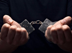 В Волгограде арестованы вымогатели денег у 28-летнего коммерсанта 