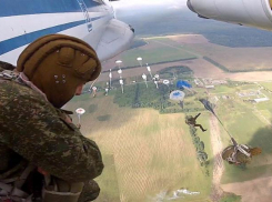 Юных волжан обучат прыгать с парашютом