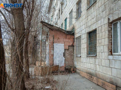 Волжане требуют открыть общественные туалеты, чтобы спасти город от вони