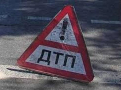 Под Волгоградом два человека погибли в перевернувшейся в кювет Mitsubishi