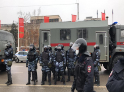 В Волгограде начался несанкционированный митинг сторонников Навального