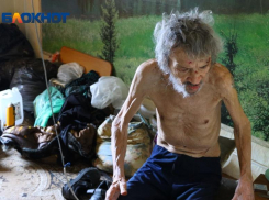 Волжане считают, что ползающему на коленях мужчине нельзя жить одному