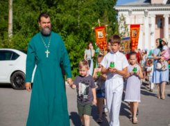 Детский крестный ход впервые состоялся в Волжском