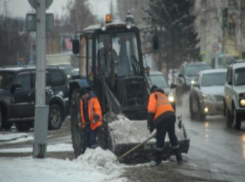 В Волжском набирают на работу уборщиков снега