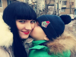 Красавицу Кристину Полетаеву поздравляет Павел Ермаков