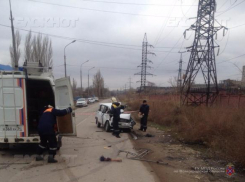 На севере Волгограда пенсионер на «пятерке» погиб в ДТП с грузовиком 