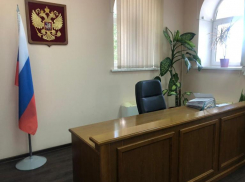 К 23 и 15 годам лишения свободы приговорили волгоградцев, насиловавших своих детей