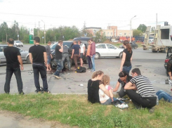 В Волжском из автомобиля Ford через окно вылетела 8-летняя девочка