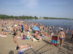 Прокуратура потребовала, чтобы мэрия Волжского вмешалась в ситуацию с платным пляжем на Зеленом 