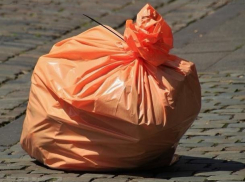 В Волжском заключенные уберут мусор в 8 микрорайоне