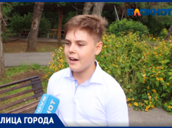 Юный волжанин покоряет эстраду: бесплатный концерт в парке устроил Виталий Зарубицкий