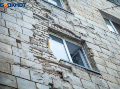 Полуторагодовалая девочка разбилась насмерть, выпав из окна 3 этажа в Волжском 