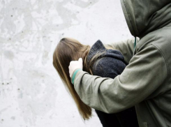 Насильника 15-летней девочки из Волжского нашли спустя пять лет, но тюрьма ему не грозит 