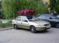 Daewoo с надписью «груз 200» и закрытым гробом пугает волжан