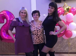 Волжанку Татьяну Фоменко поздравили с днем рождения самые близкие