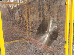 Новую остановку раскурочили варвары-дикари в Волжском 