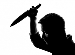 В Волгограде мужчина ударил ножом родную сестру