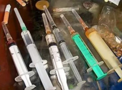 В Волжском 38-летний мужчина открыл на дому наркопритон 