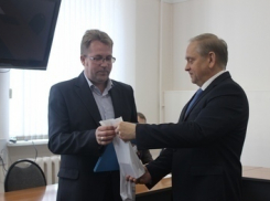 В мэрии Волжского поблагодарили сообщество «РосЯма»