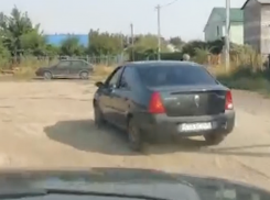 Опасная езда пьяной автоледи в Волгограде попала на видео