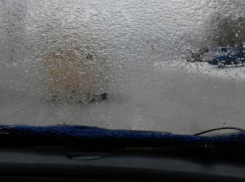 Водитель маршрутки вез пассажиров вслепую из-за отсутствия денег на «незамерзайку»