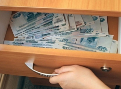 Директор волгоградского ТСЖ пытался подкупить полицейского