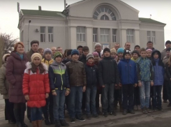 В Волжском юные спортсмены школы олимпийского резерва по плаванию обвинили чиновников во лжи