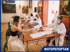 Как это было: голосование по поправкам и опрос о времени в Волжском