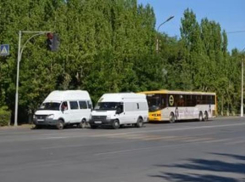 Маршрутчики в Волжском не сняли с машин предвыборные плакаты