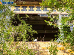 В Волжском из окна четвертого этажа выпал пенсионер