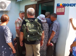 «Это издевательство над людьми», - так волжане описывают очередь за проездными у автоколонны №1732