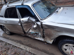 90-летний мужчина пострадал в аварии с «Волгой» в Волжском 